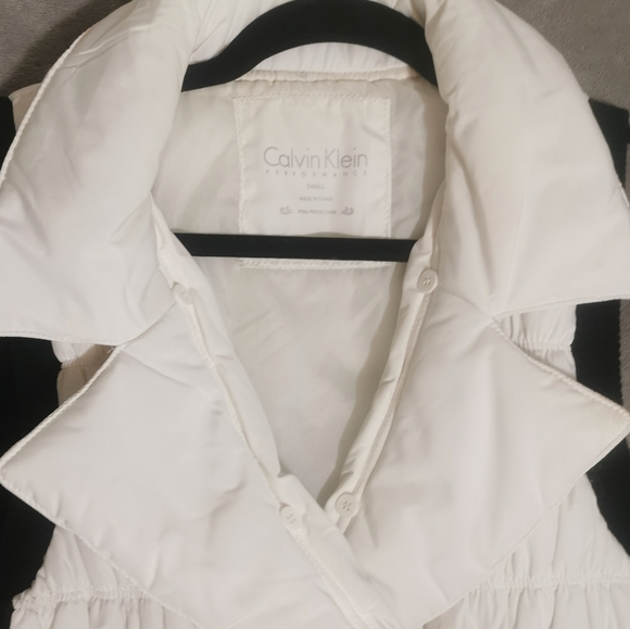 Calvin Klein Performance White Windbreaker Vest - Picture 3 of 12